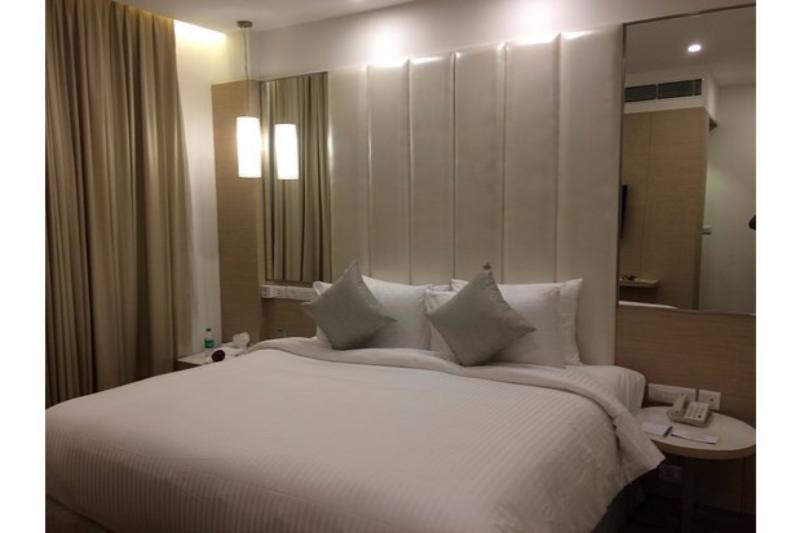 Sarovar Portico Outer Ring Road Bangalore Bagian luar foto