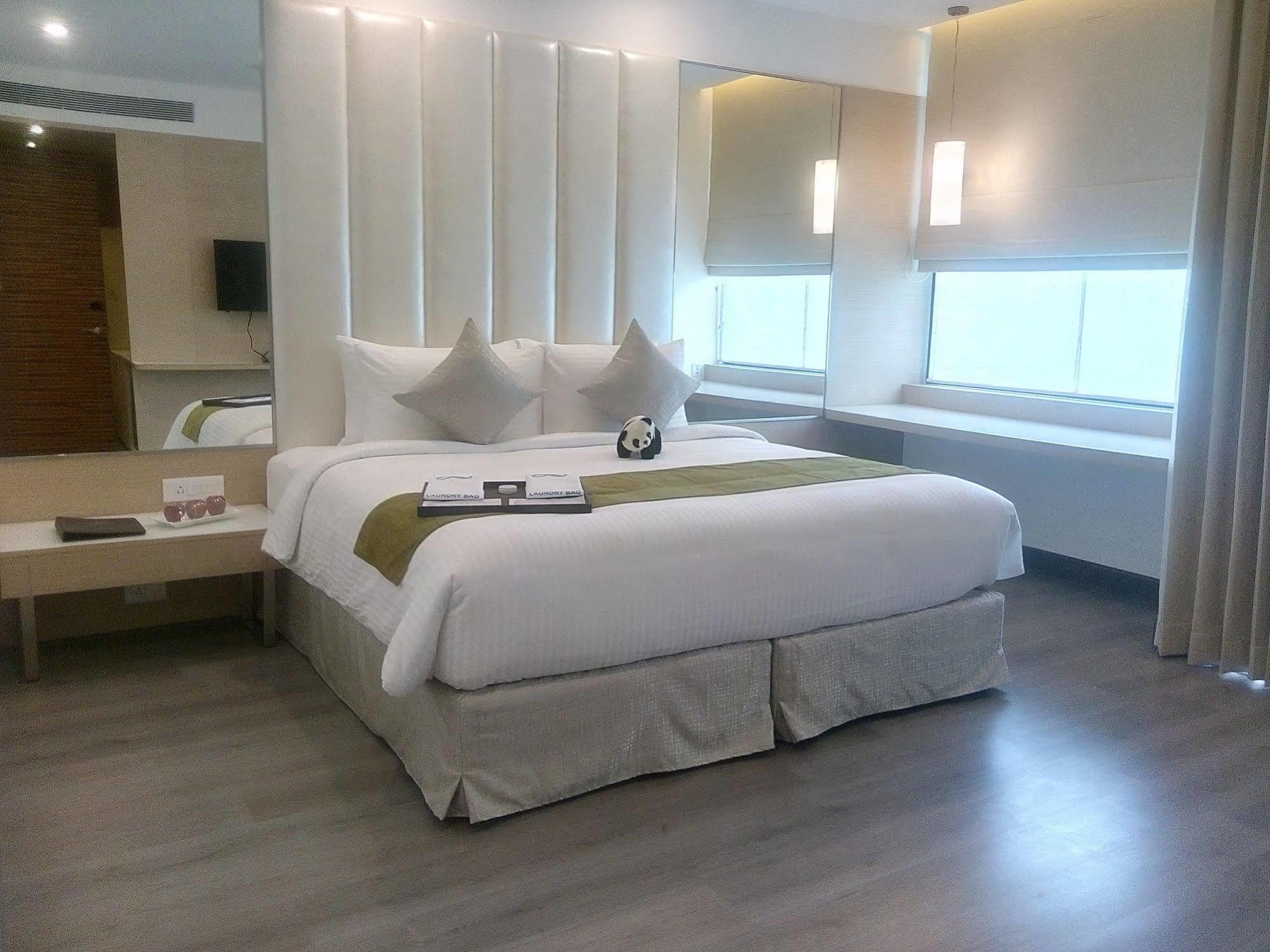 Sarovar Portico Outer Ring Road Bangalore Bagian luar foto