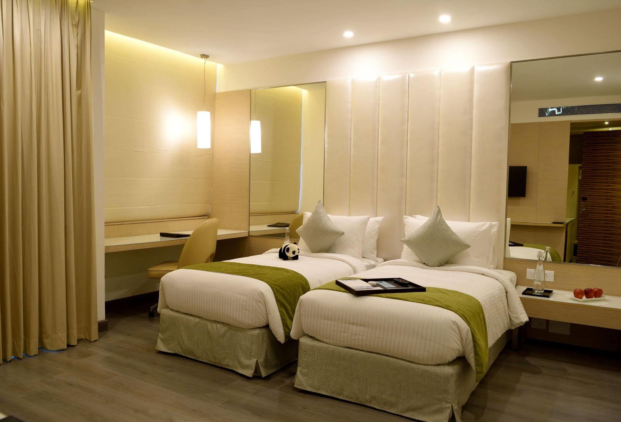 Sarovar Portico Outer Ring Road Bangalore Bagian luar foto